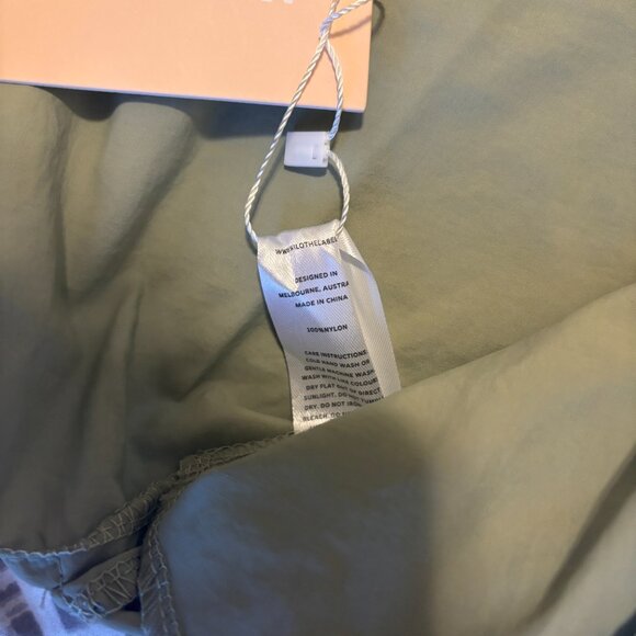 Wilo the Label Womens S Workout/Beach Coverup Parachute Shirt Sage Athletic NWT - Picture 7 of 9